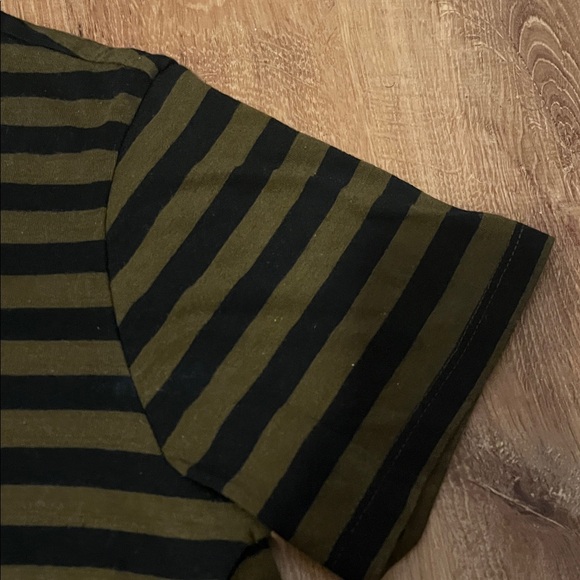 Eddie Bauer Olive and Black Striped Short Sleeve Tee Size Medium - Picture 4 of 5